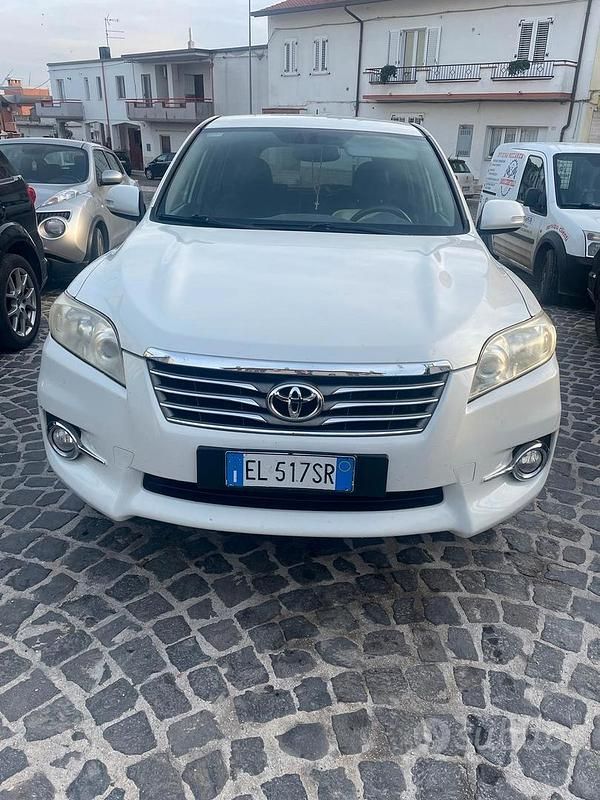 Usata Toyota RAV4 150 CV (110 kW) 2012 Bianco SUV