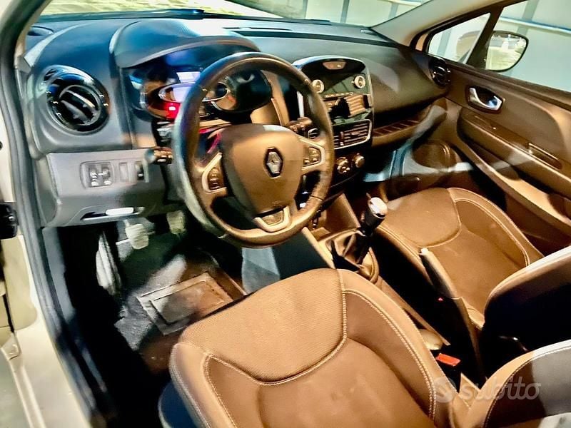 Usata Renault Clio IV 78 CV (57 kW) 2017 Giallo Berlina