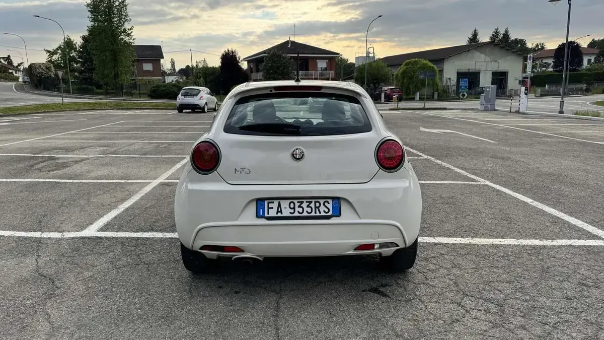 Begagnad Alfa Romeo MiTo Distinctive 84 HK (61 kW) 2015 Halvkombi