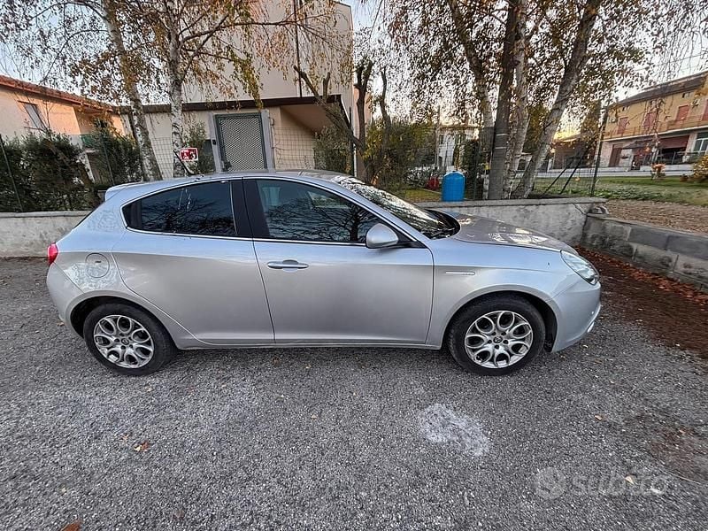 Usata Alfa Romeo Giulietta 120 CV (88 kW) 2016 Grigio Berlina