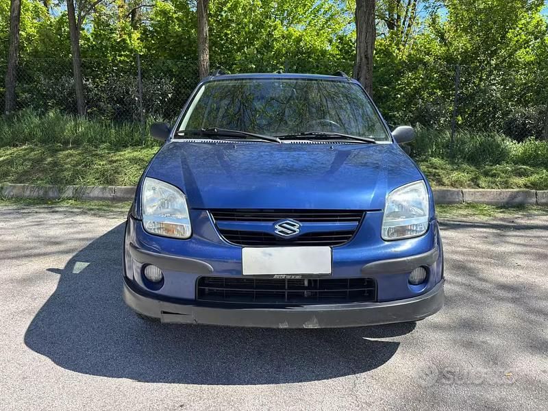 Usado Suzuki Ignis 99 CV (72 kW) 2004 Azul Utilitario