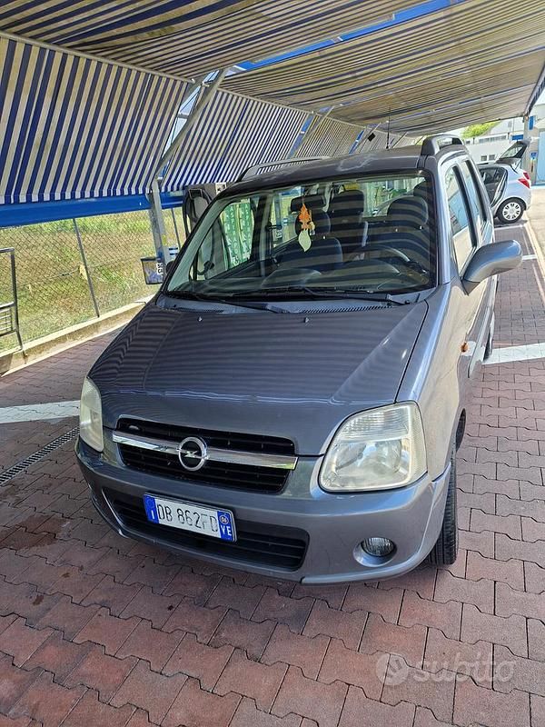 Usata Opel Agila 60 CV (44 kW) 2006 Grigio Utilitaria