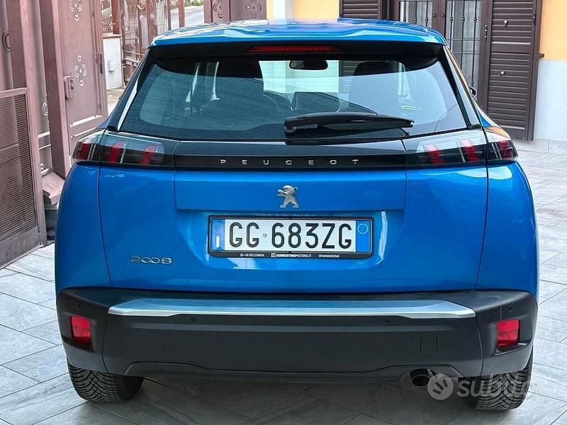 Usata Peugeot 2008 Allure 102 CV (75 kW) 2021 Blu SUV