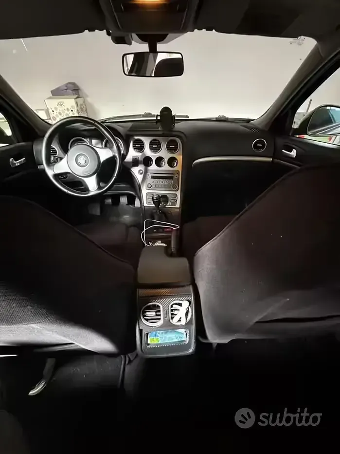 Usata Alfa Romeo 159 150 CV (110 kW) 2008 Marrone Station wagon