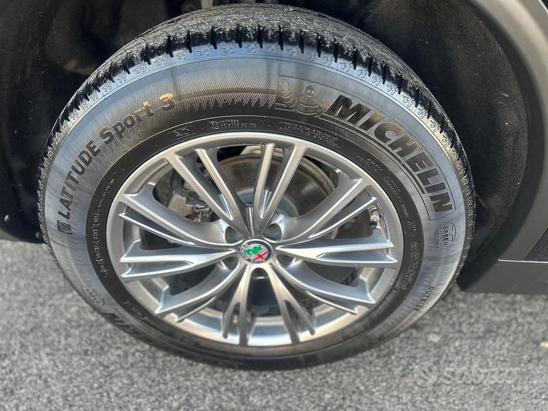 Usata Alfa Romeo Stelvio 190 CV (139 kW) 2020 Nero SUV