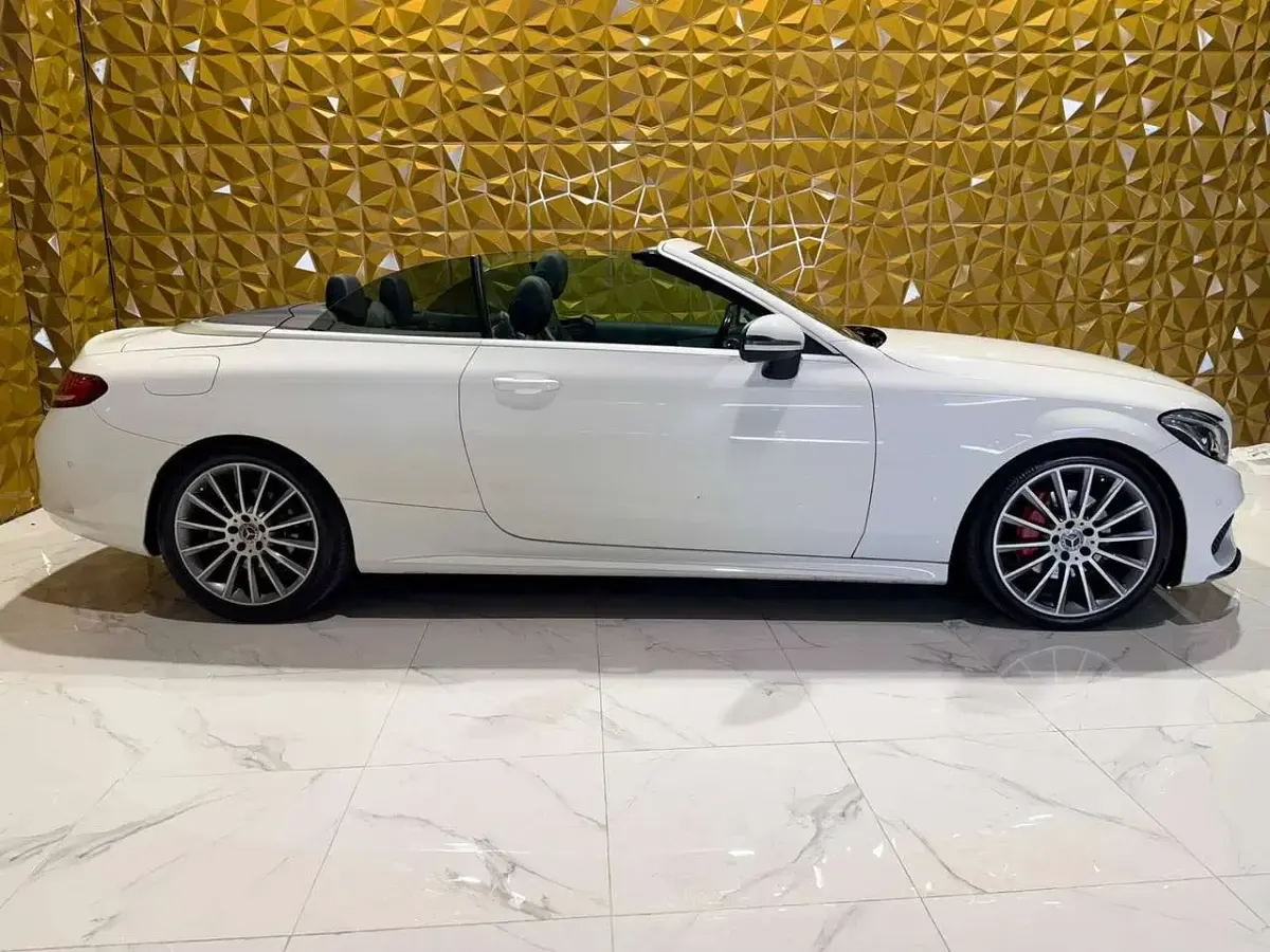 Usata Mercedes C220 Premium Plus 170 CV (125 kW) 2018 Bianco Cabrio