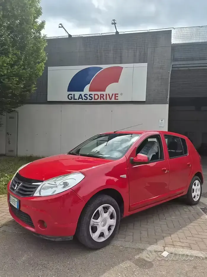 Brugt Dacia Sandero Ambiance 75 HK (55 kW) 2012 Rød Sedan