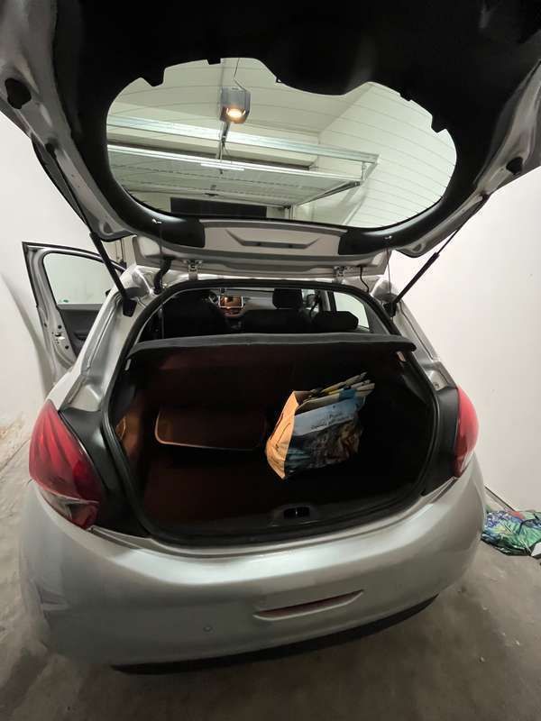 Usata Peugeot 208 Access 82 CV (60 kW) 2016 Argento Utilitaria