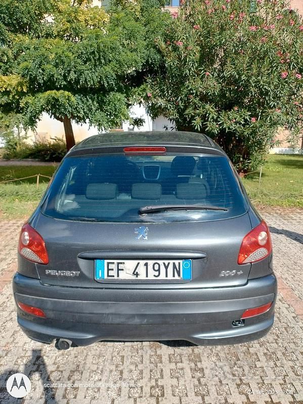 Usata Peugeot 206+ 60 CV (44 kW) 2011 Grigio Utilitaria