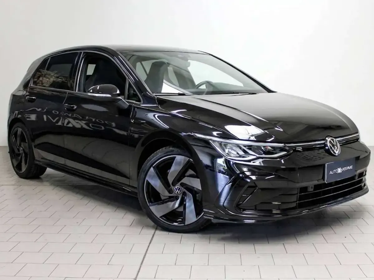 Usata VW Golf VII R-line 150 CV (110 kW) 2021 Nero Utilitaria