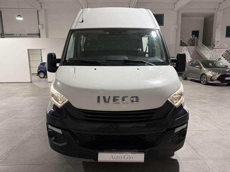 Usata Iveco Daily 136 CV (100 kW) 2017 Bianco Berlina
