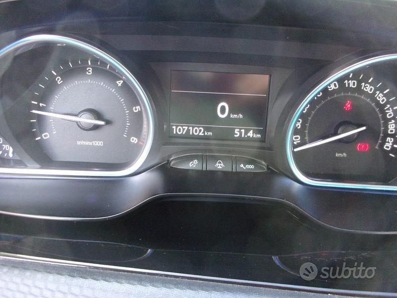 Usata Peugeot 2008 Allure 92 CV (67 kW) 2013 Bianco SUV