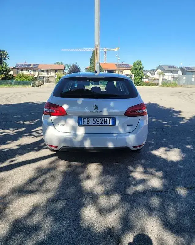 Usata Peugeot 308 SW Business-Line 120 CV (88 kW) 2015 Station wagon