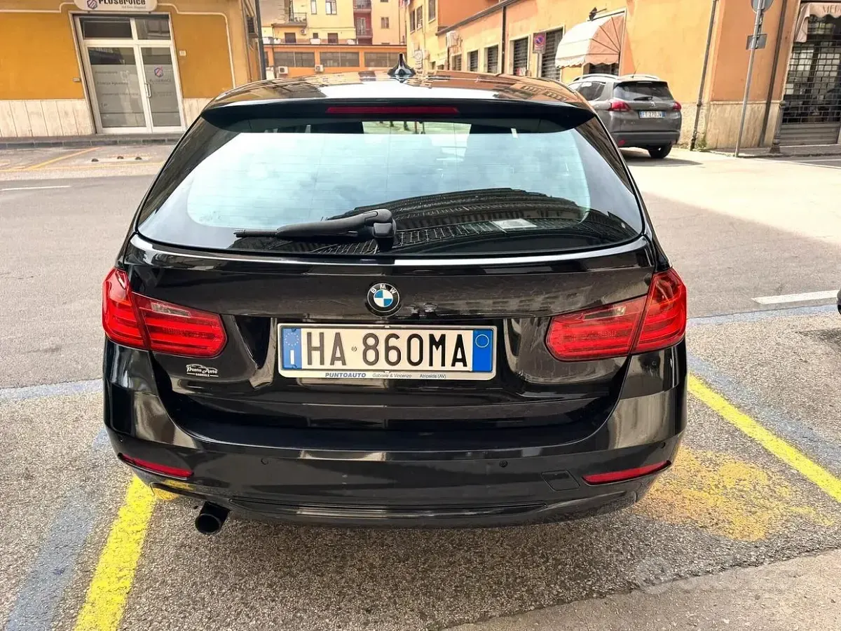 Begagnad BMW 316 Sport Line 116 HK (85 kW) 2013 Svart Kombi
