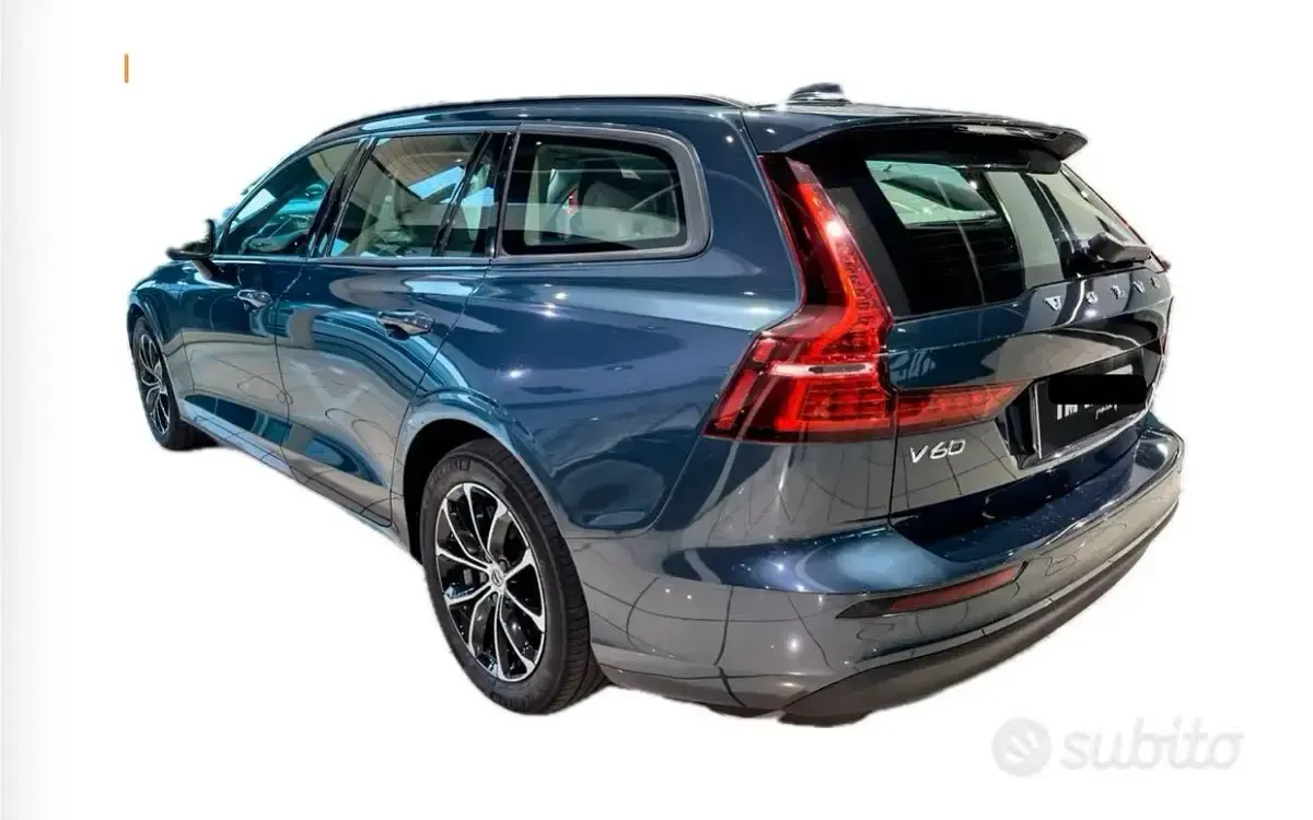 Usata Volvo V60 Business Edition 150 CV (110 kW) 2019 Bluazzurro Station wagon