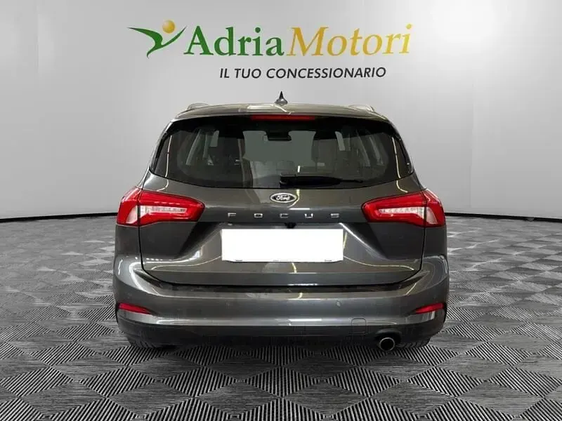 Gebraucht Ford Focus Business Edition 120 PS (88 kW) 2021 Grau Kombi