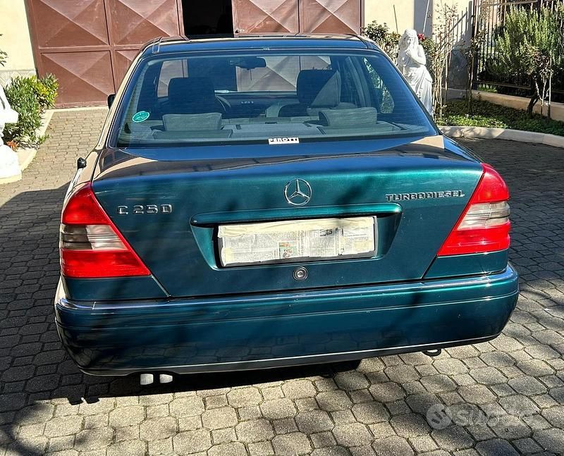 Usata Mercedes C250 Elegance 150 CV (110 kW) 1997 Verde Berlina