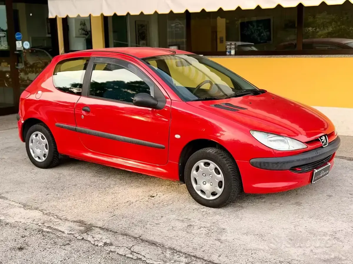 Usata Peugeot 206 60 CV (44 kW) 2000 Rosso Berlina