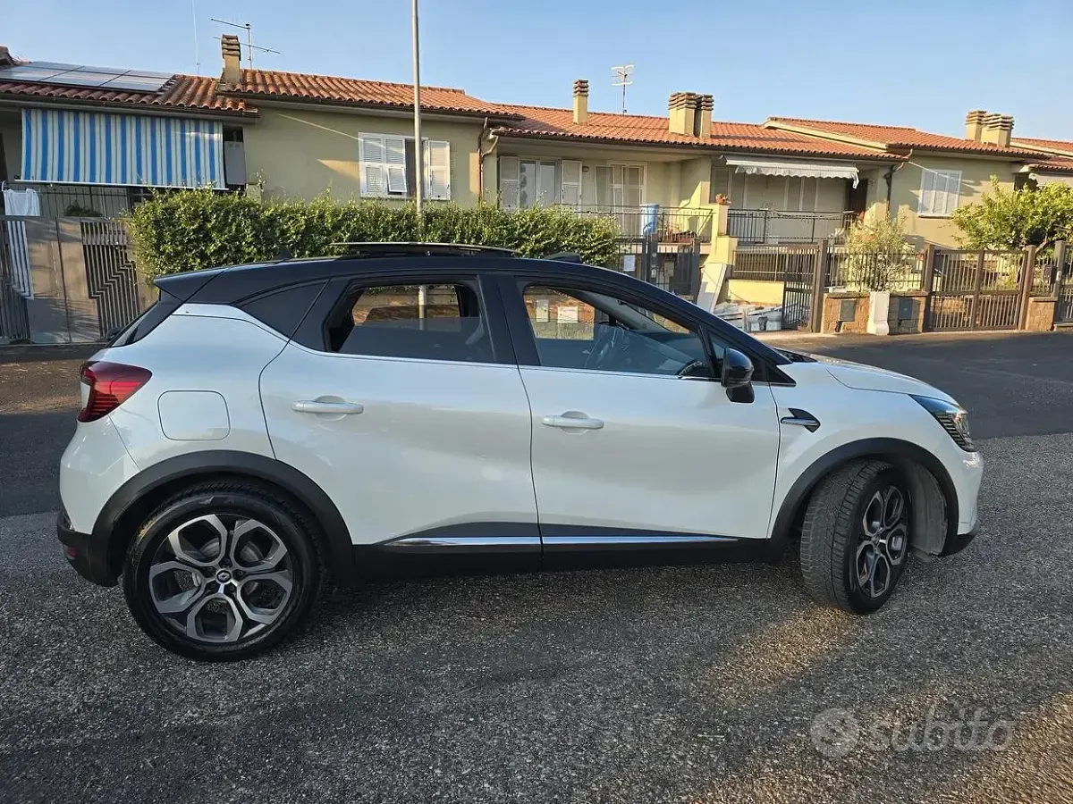 Usata Renault Captur Intens 101 CV (74 kW) 2021 Bianco SUV