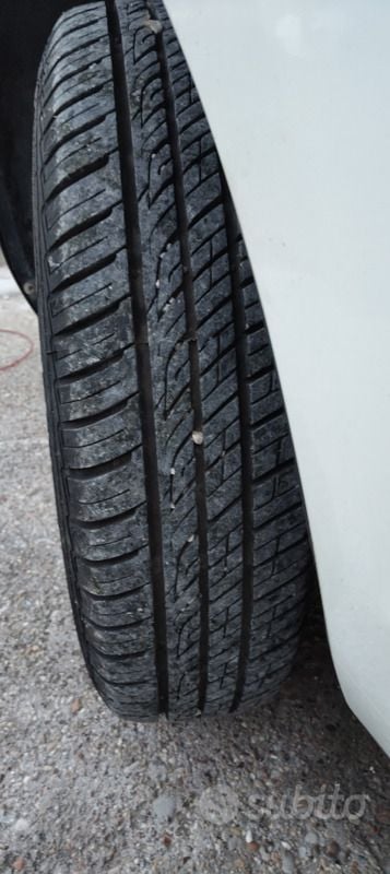 Usata Kia Picanto 62 CV (45 kW) 2010 Bianco Utilitaria