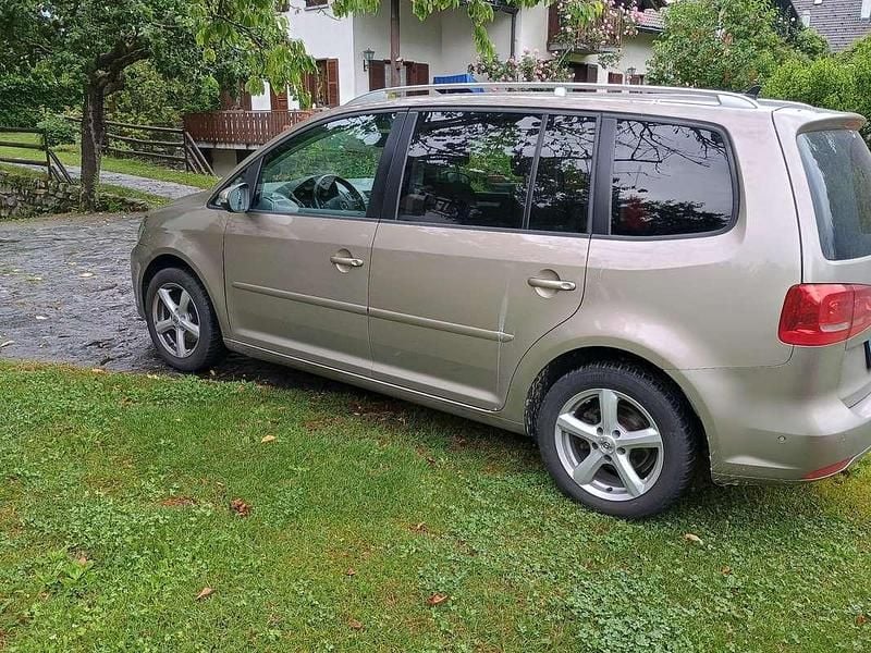 Usata VW Touran Comfortline 105 CV (77 kW) 2013 Bronzo Monovolume