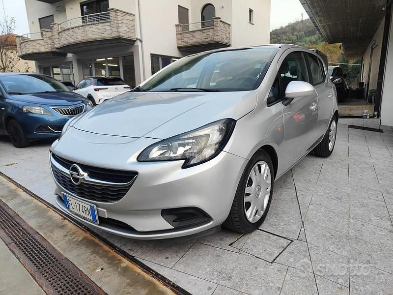 Grigio Usata 2017 Opel Corsa Tre volumi | 8500 € (Buon prezzo) - Immagine 1/4