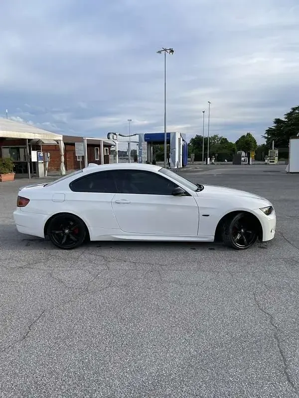 Usata BMW 320 M Sport 177 CV (130 kW) 2008 Bianco Coupé