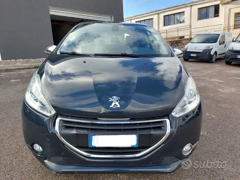 Usata Peugeot 208 92 CV (67 kW) 2015 Grigio Utilitaria