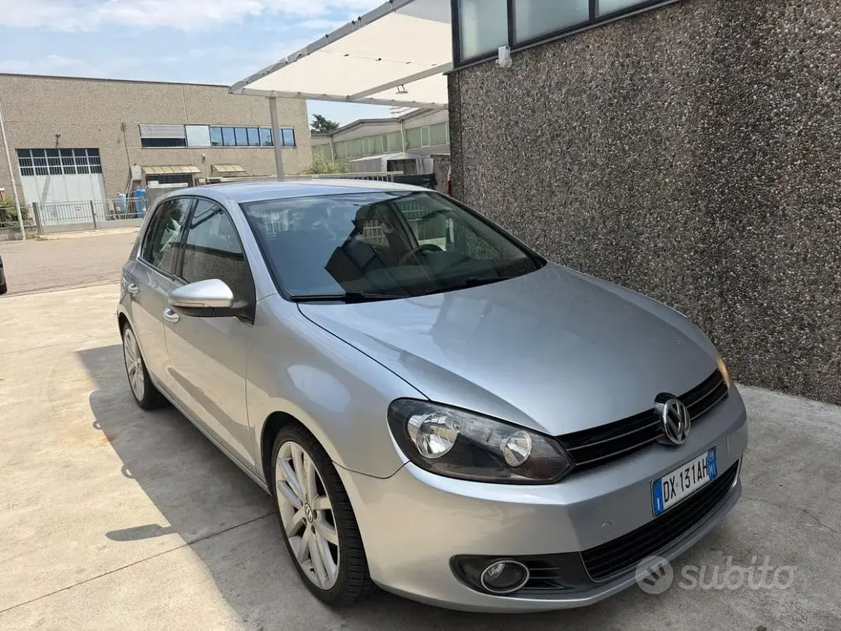 Usata VW Golf VI 110 CV (80 kW) 2009 Bianco Utilitaria