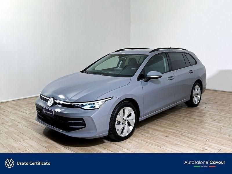 Moonstone grey Usata 2024 VW Golf VIII Life Station wagon | 28.890 € (Buon prezzo) - Immagine 1/4