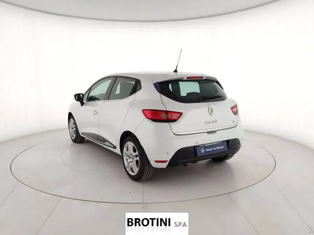 Usata Renault Clio IV Zen 75 CV (55 kW) 2016 Bianco pastello Berlina