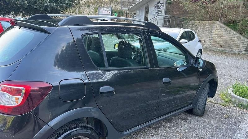 Brugt Dacia Sandero Stepway 90 HK (66 kW) 2013 Sort Sedan