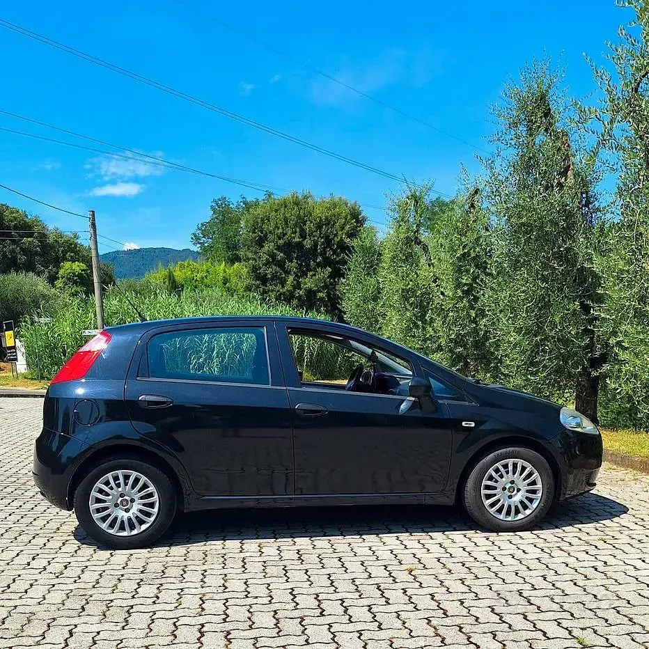 Usata Fiat Grande Punto 77 CV (56 kW) 2013 Nero Utilitaria