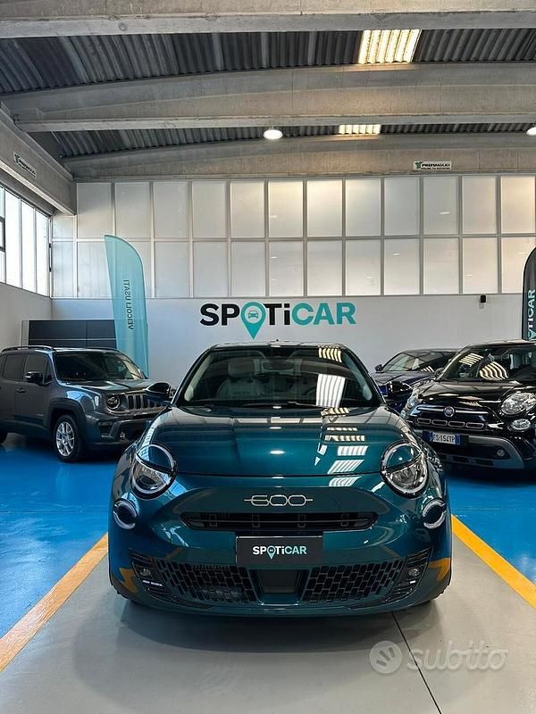 Usata Fiat 600 La Prima 100 CV (73 kW) 2025 Verde Station wagon