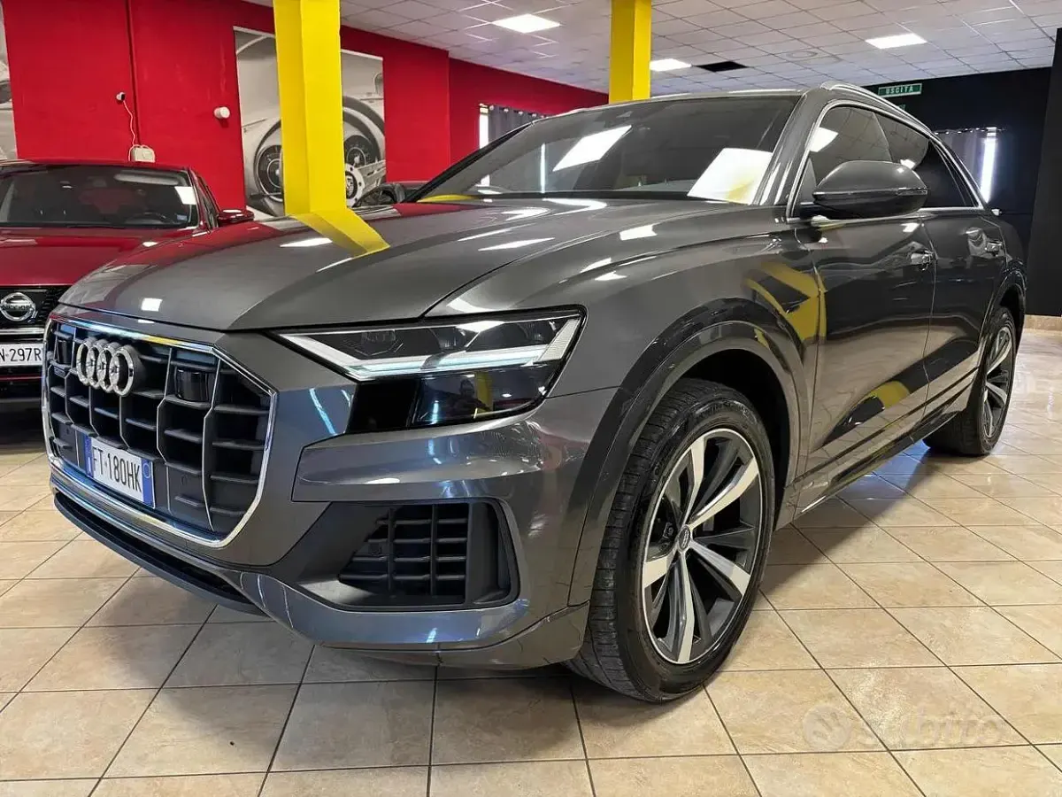 Usata Audi Q8 Ambiente 286 CV (210 kW) 2019 Grigio SUV