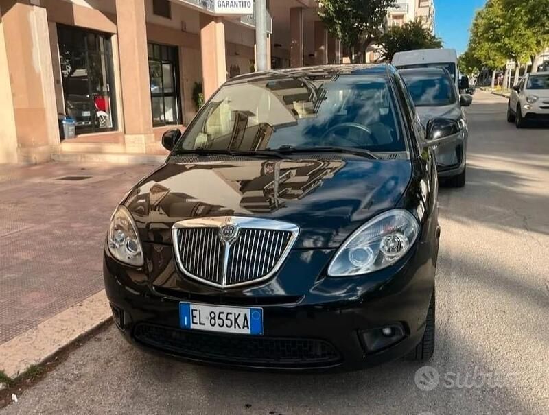 Usata Lancia Ypsilon 69 CV (50 kW) 2011 Nero Utilitaria