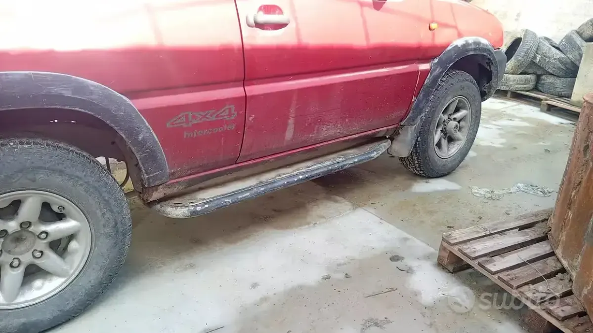 Usata Nissan Terrano SE 125 CV (91 kW) 1995 Rosso SUV