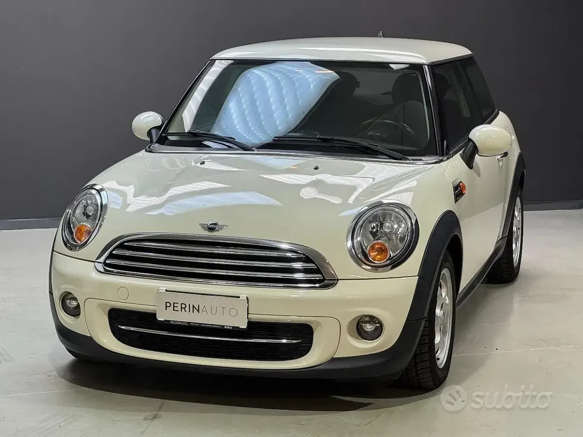 Usata Mini Cooper D 111 CV (81 kW) 2013 Bianco Utilitaria
