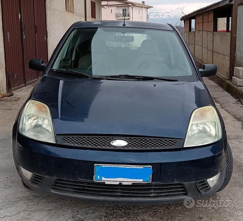 Usata Ford Fiesta 68 CV (50 kW) 2003 Blu Utilitaria