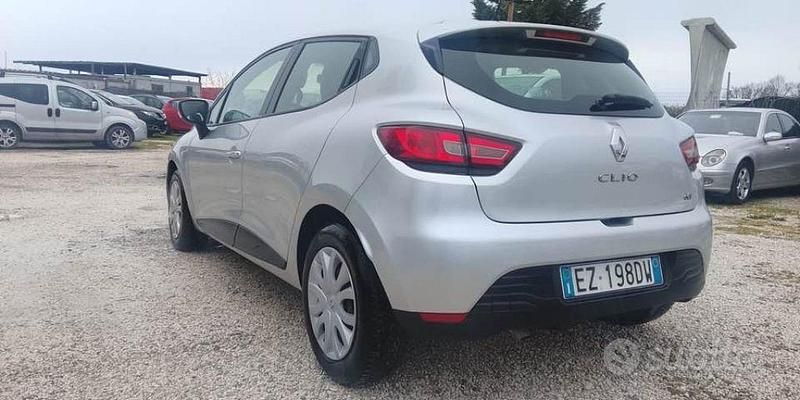 Usata Renault Clio IV 75 CV (55 kW) 2015 Grigio Berlina