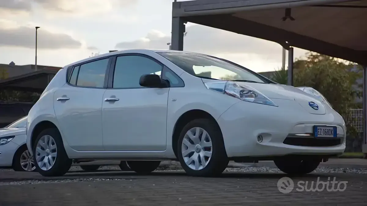 Usata Nissan Leaf Visia 80 kW (109 CV) 2015 Bianco Utilitaria