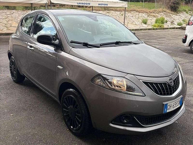 Usata Lancia Ypsilon S 69 CV (50 kW) 2022 Grigio Utilitaria