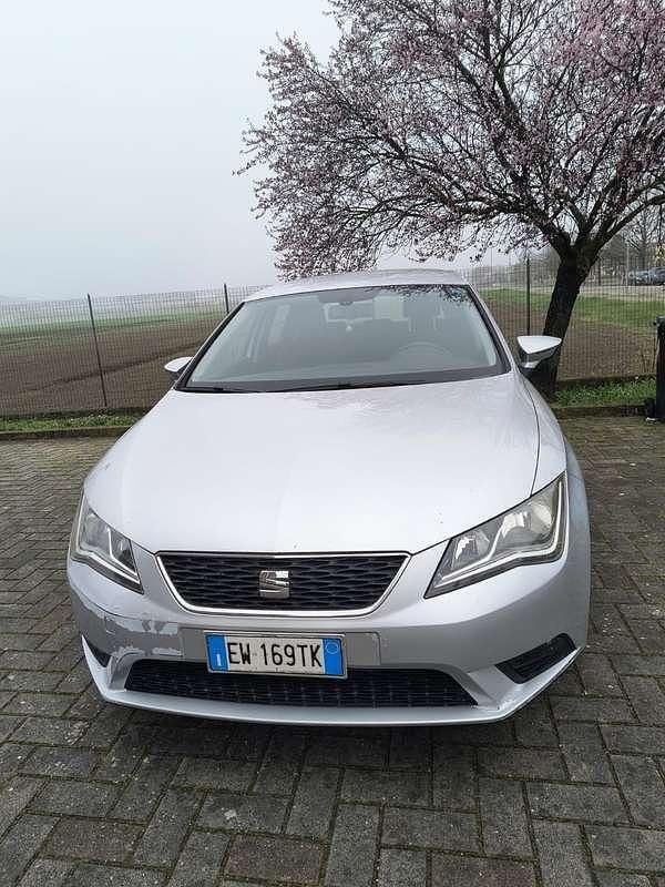 Usata Seat Leon Style 105 CV (77 kW) 2014 Argento Berlina