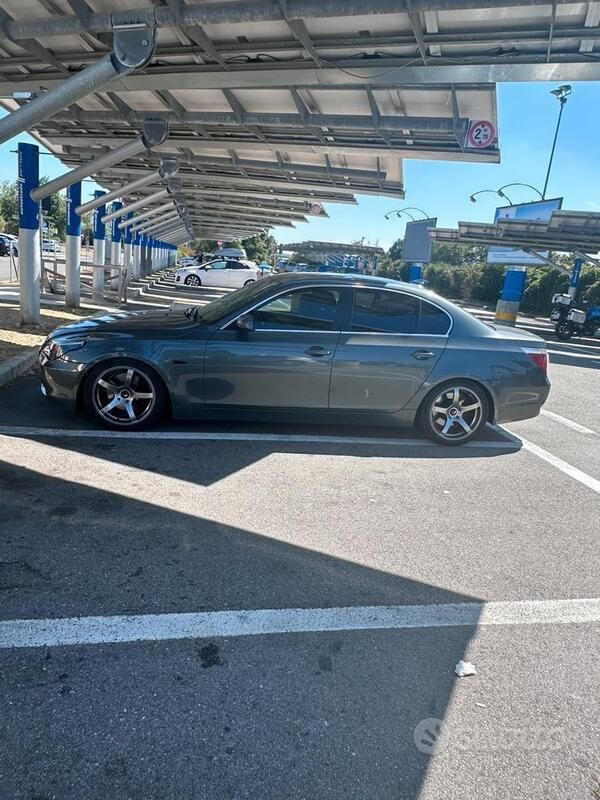 Usata BMW 530 218 CV (160 kW) 2004 Grigio Berlina