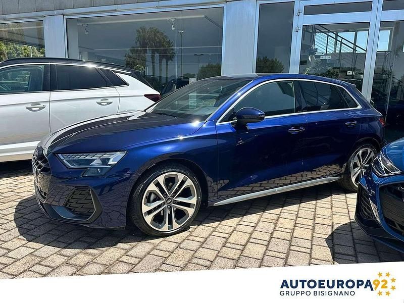 Nuova Audi A3 Ambiente 150 CV (110 kW) 2026 Blu/azzurro Berlina