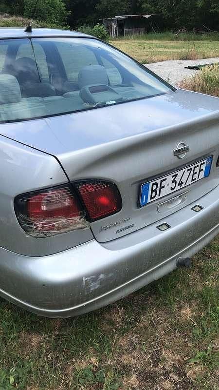 Usata Nissan Primera 114 CV (83 kW) 1999 Argento Berlina