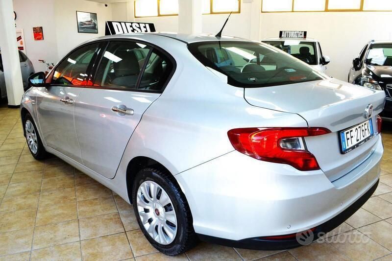 Usata Fiat Tipo Opening Edition 121 CV (88 kW) 2016 Argento Berlina
