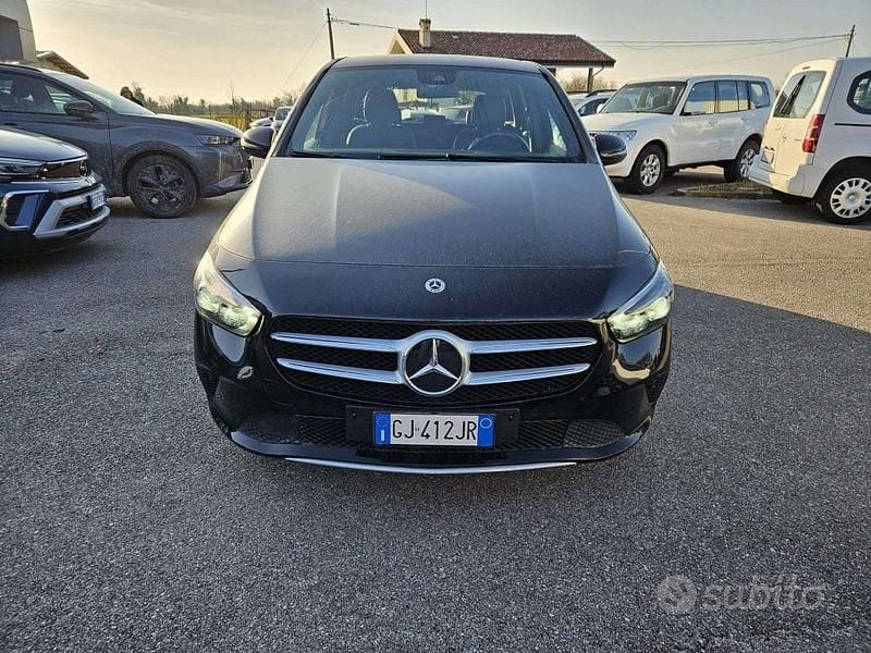 Usata Mercedes B250e Business 160 CV (117 kW) 2022 Nero Monovolume