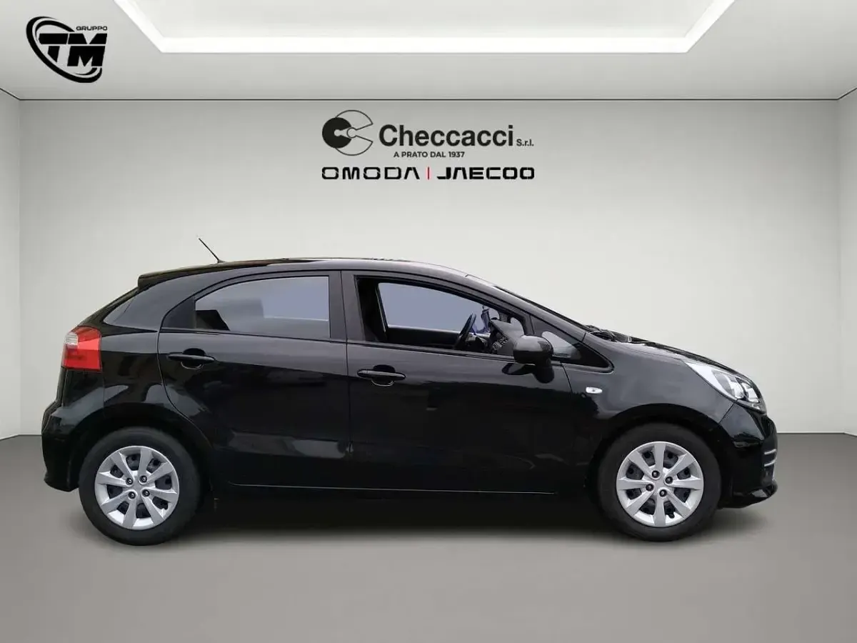 Usata Kia Rio 83 CV (61 kW) 2016 Nero Utilitaria