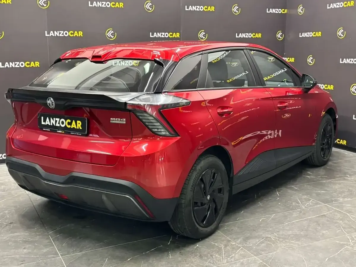 Usata MG MG4 EV 53 kW (73 CV) 2023 Rosso Utilitaria